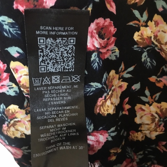 ASOS Design Wrap Front Mini Dress with Crochet Collar in playful floral Sz 2 - Picture 12 of 12